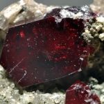 куприт кристалл природный образец свойства магия литотерапия